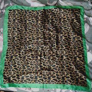 Leopard bandana scarf